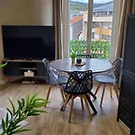 Charmant T2 Spacieux Idealement Situe - 2 Chambres